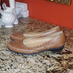 0506 Elditas Weaver Leather Slide Ons
